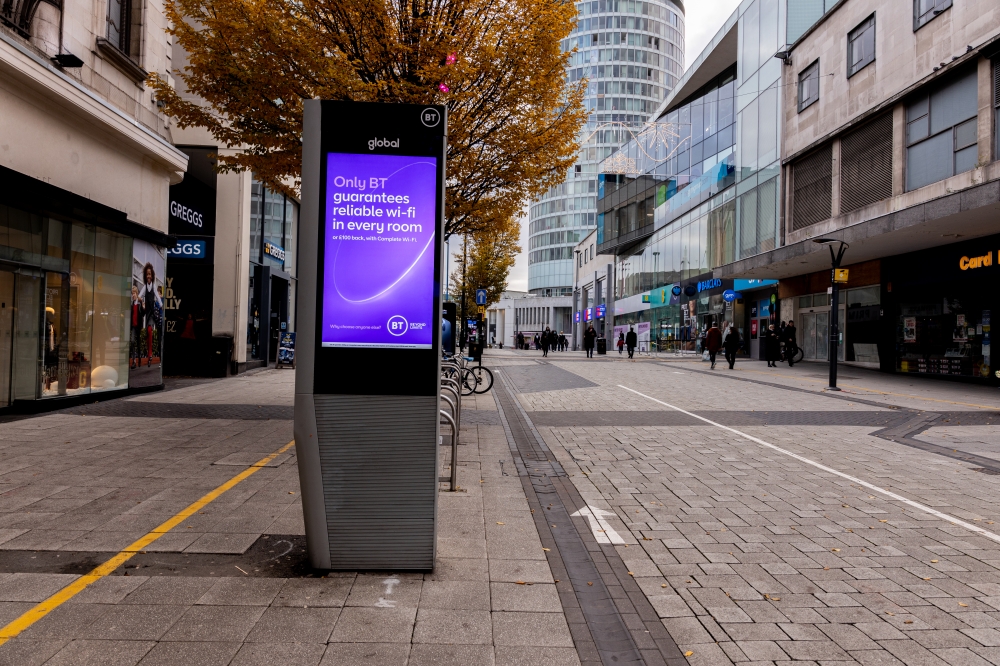 Out of Home Advertising Reports +1% Growth in Revenues in Q1 2025
